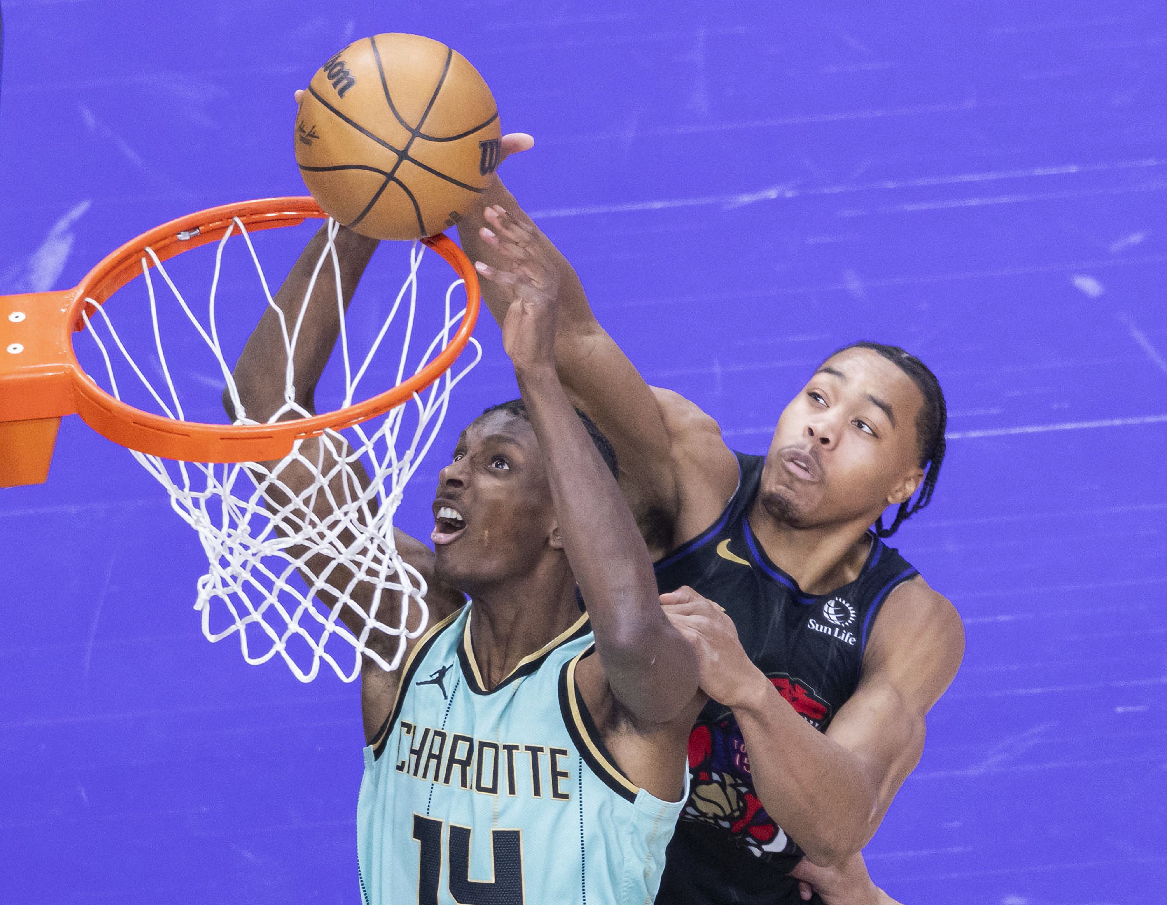 猛龙惊艳全场，冲击季后赛助攻爆棚，掘金逆转取胜！