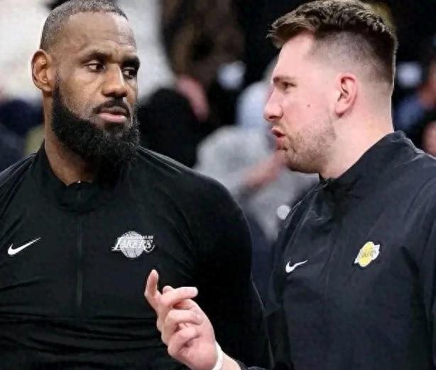 包含东契奇与60激战老鹰分钟，重要助攻胜负难料！，费德勒焦点对战比赛高潮迭起的词条